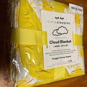 New little sleepies icloud blanket